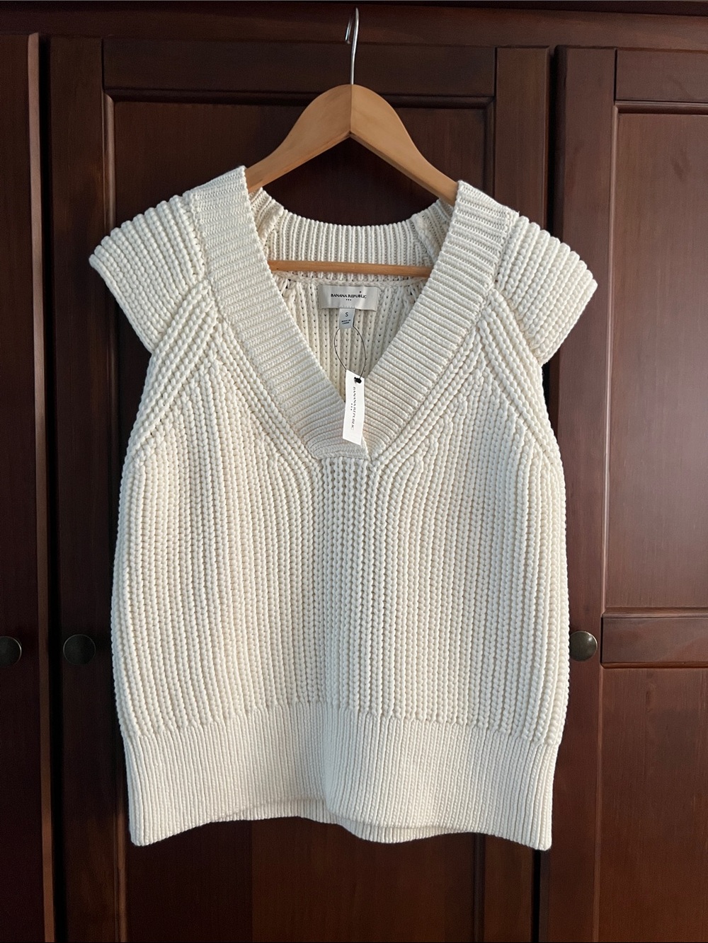 Banana Republic Academia Minimalist Textured Cross-V Sweater Vest Cream S NWT